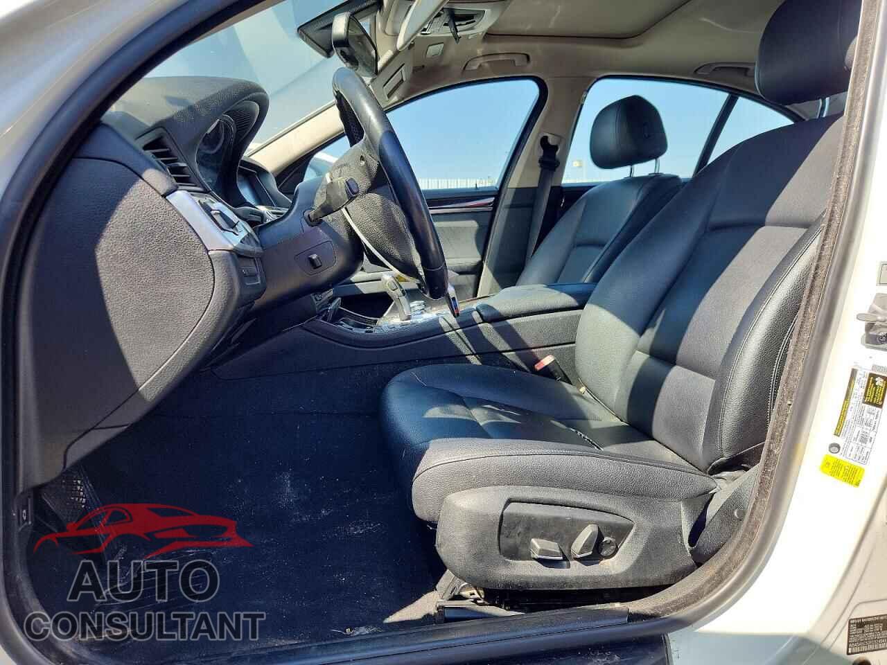 BMW 5 SERIES 2015 - WBA5A5C52FD524949