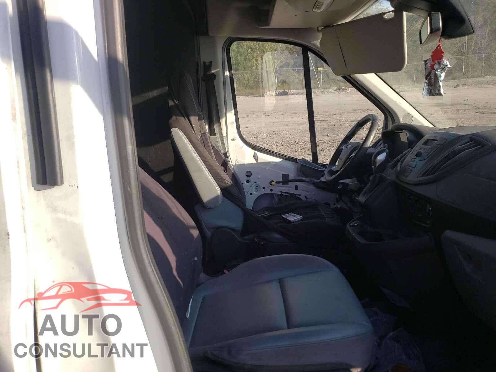 FORD TRANSIT CO 2018 - 1FTYR3XMXJKA41177