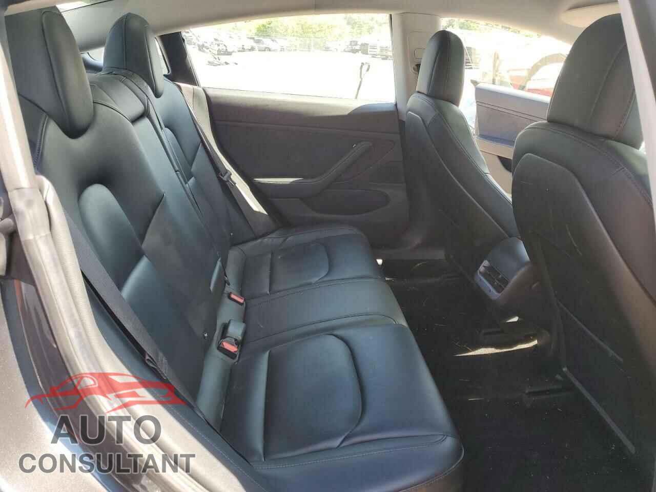 TESLA MODEL 3 2018 - 5YJ3E1EA1JF012733