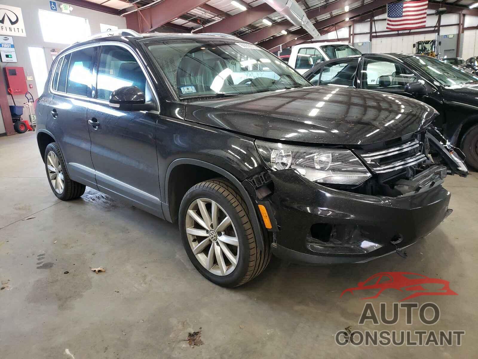 VOLKSWAGEN TIGUAN 2017 - WVGSV7AX0HK020663
