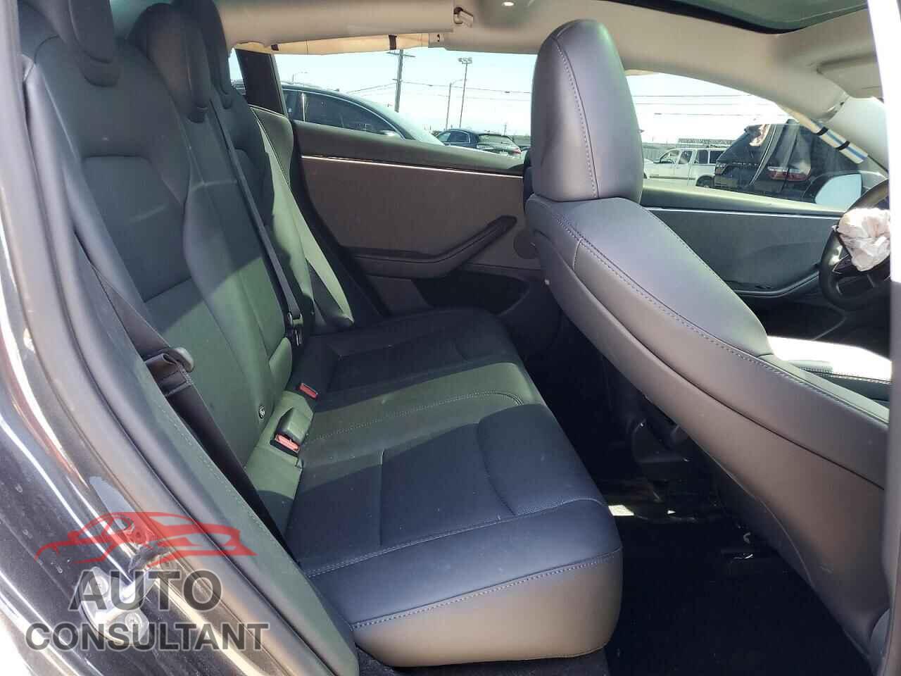 TESLA MODEL 3 2024 - 5YJ3E1EA7RF865231