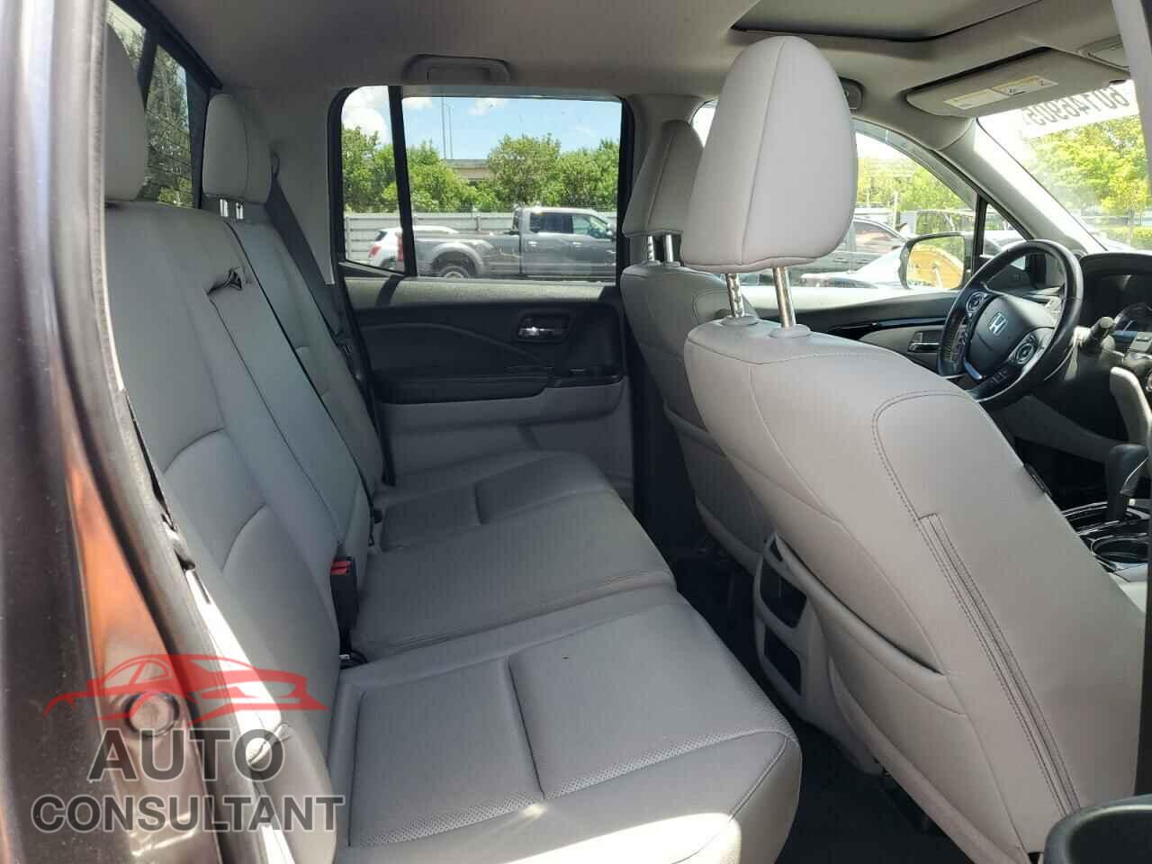 HONDA RIDGELINE 2017 - 5FPYK3F74HB027130