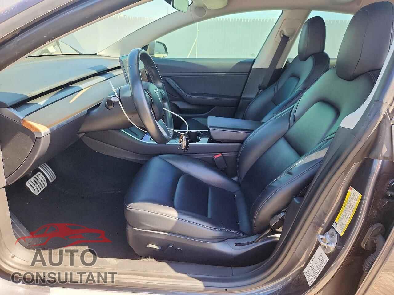 TESLA MODEL 3 2019 - 5YJ3E1EB8KF237550