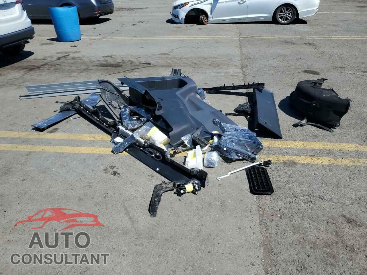 TOYOTA SIENNA 2023 - 5TDCSKFC6PS105461