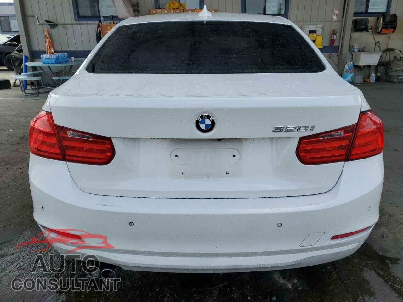 BMW 3 SERIES 2013 - WBA3C1C52DF436043