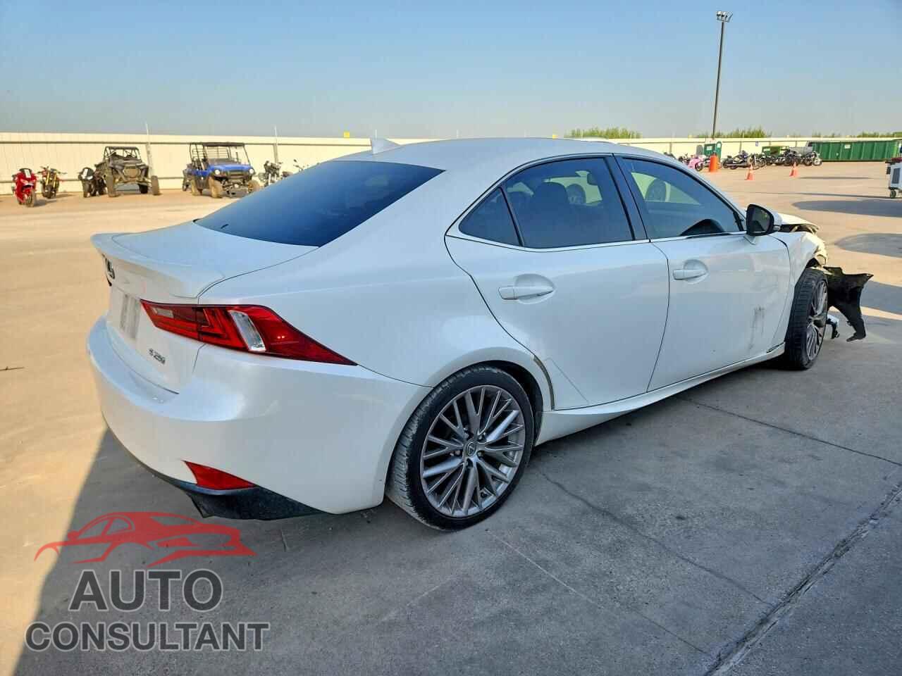 LEXUS IS 2015 - JTHBF1D21F5057018