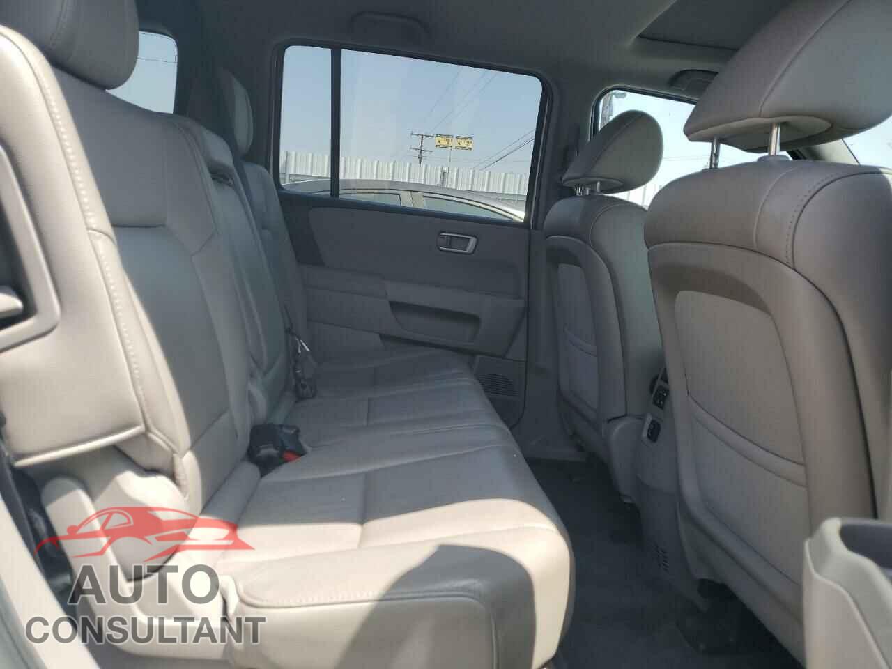 HONDA PILOT 2013 - 5FNYF3H72DB003915