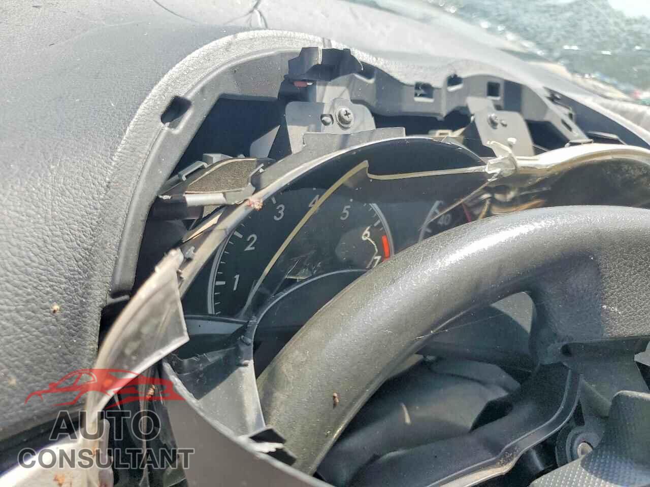 TOYOTA COROLLA 2013 - 5YFBU4EE7DP200037