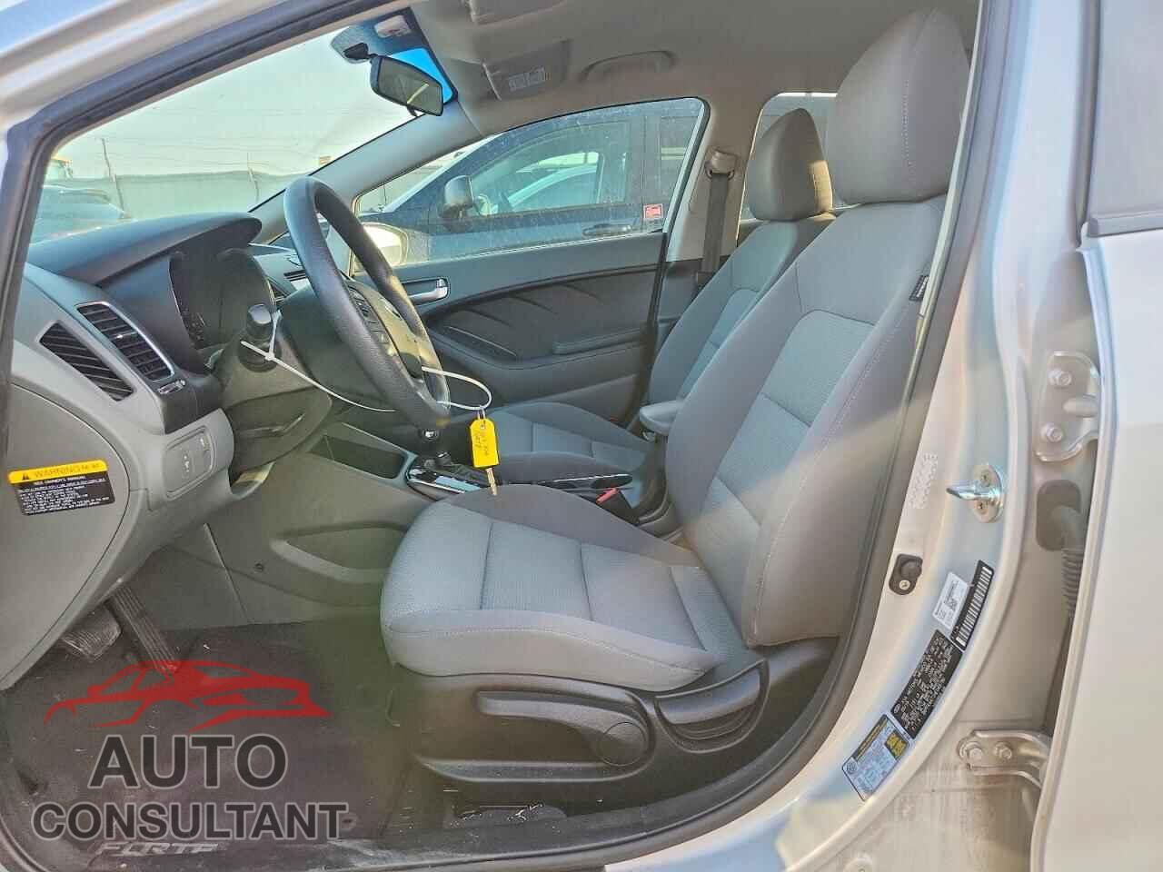 KIA FORTE 2017 - 3KPFK4A71HE048780