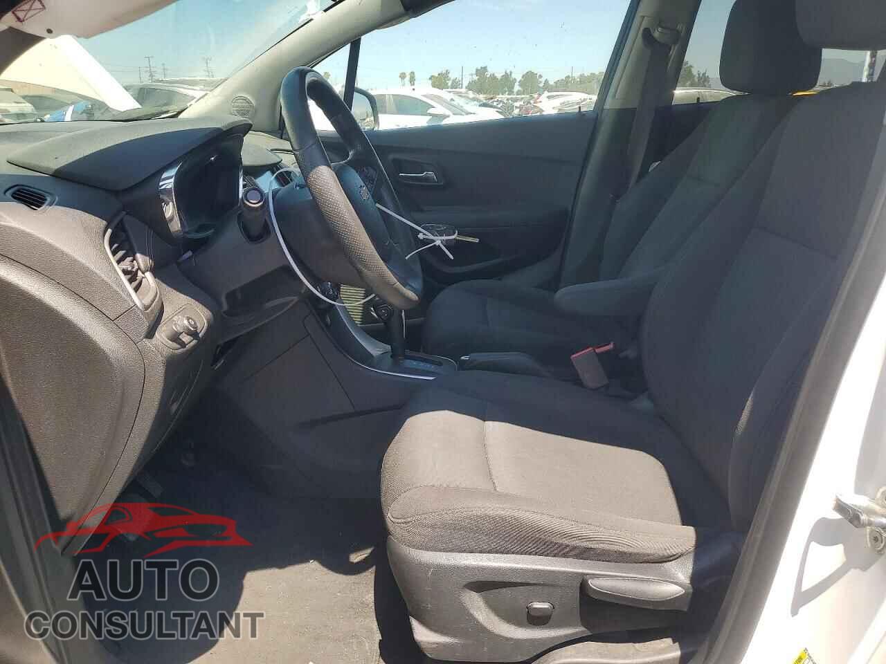 CHEVROLET TRAX 2017 - 3GNCJLSB8HL140569