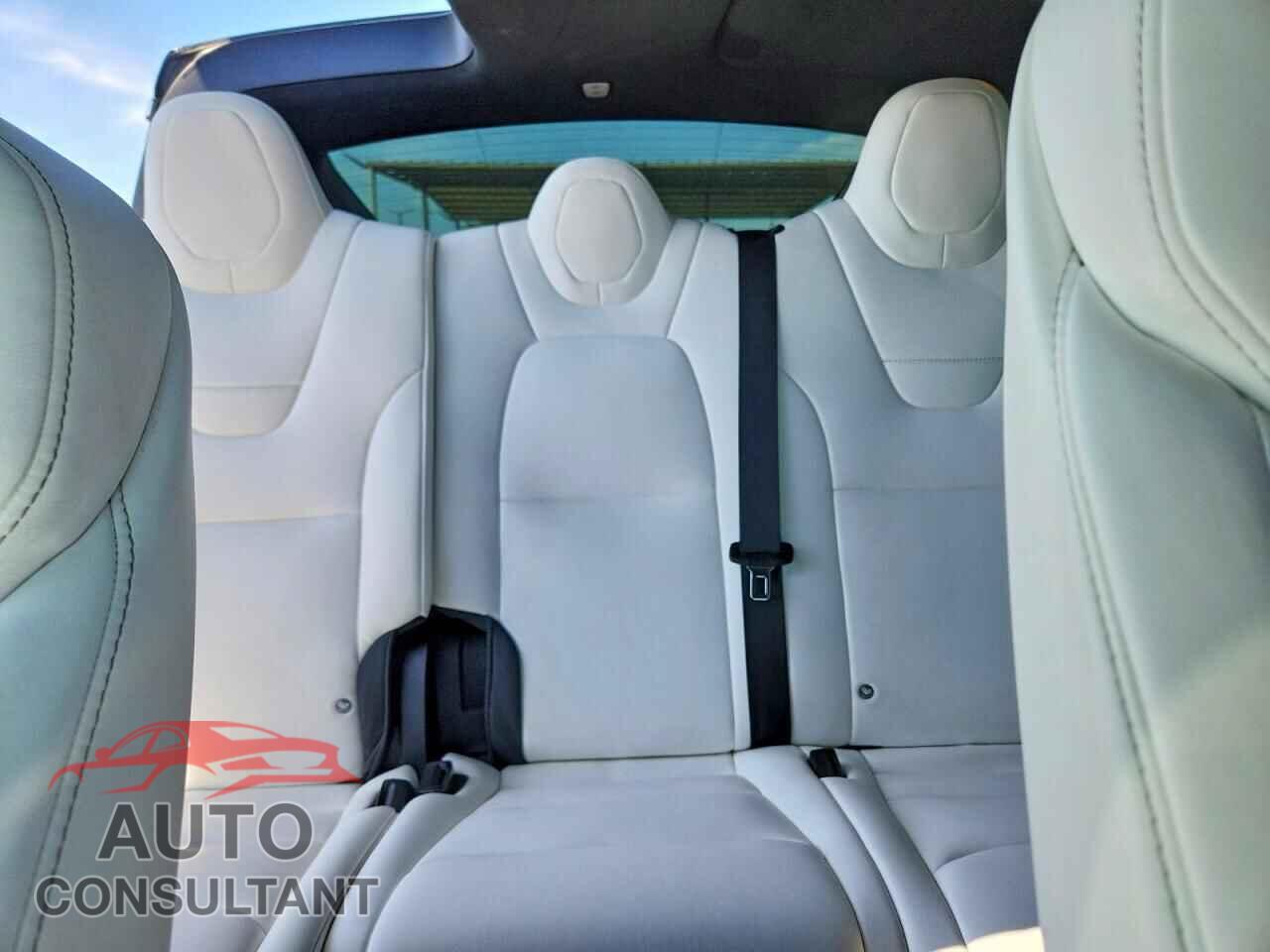 TESLA MODEL X 2017 - 5YJXCAE25HF065882