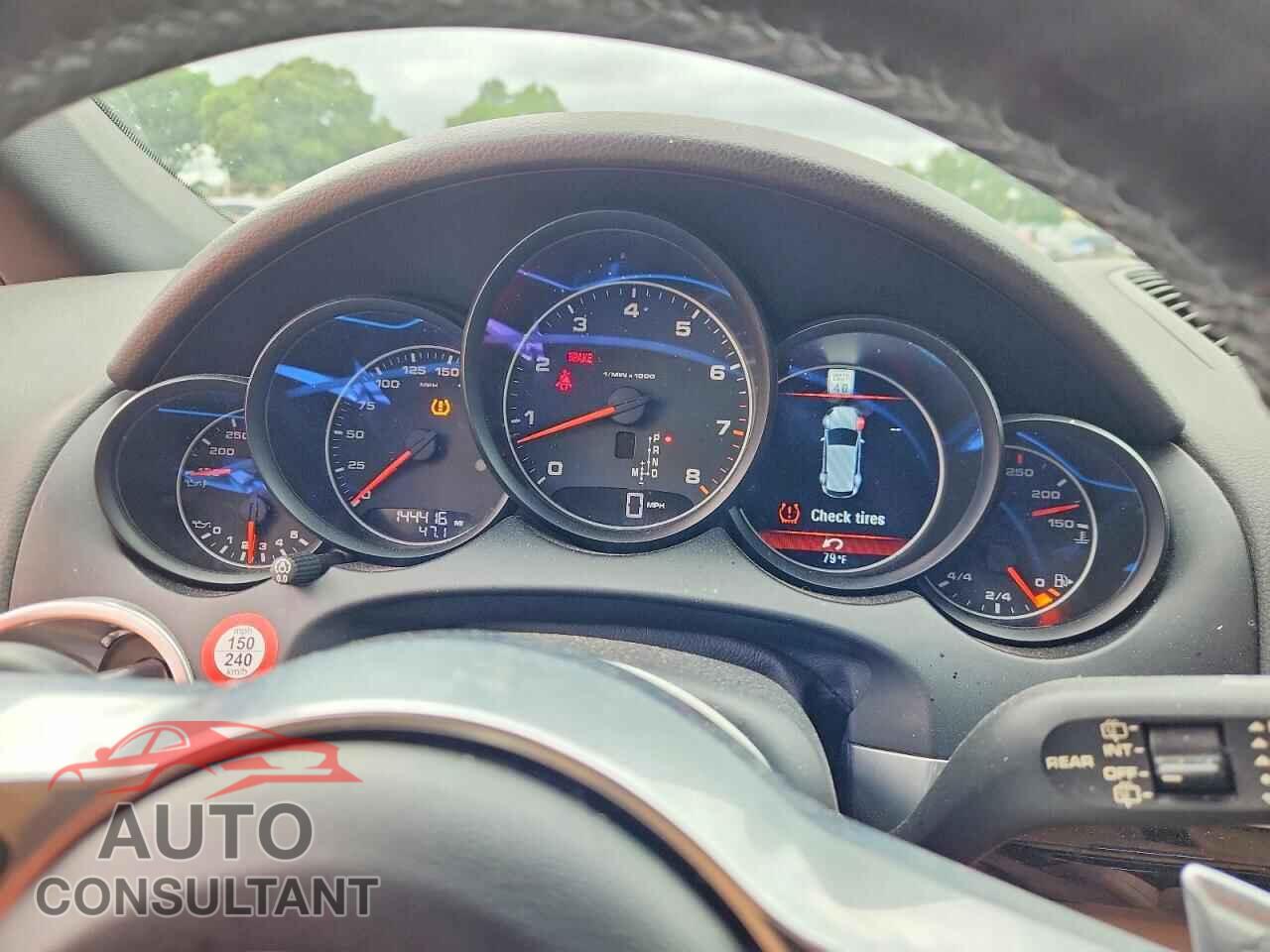 PORSCHE CAYENNE 2016 - WP1AA2A21GKA08814