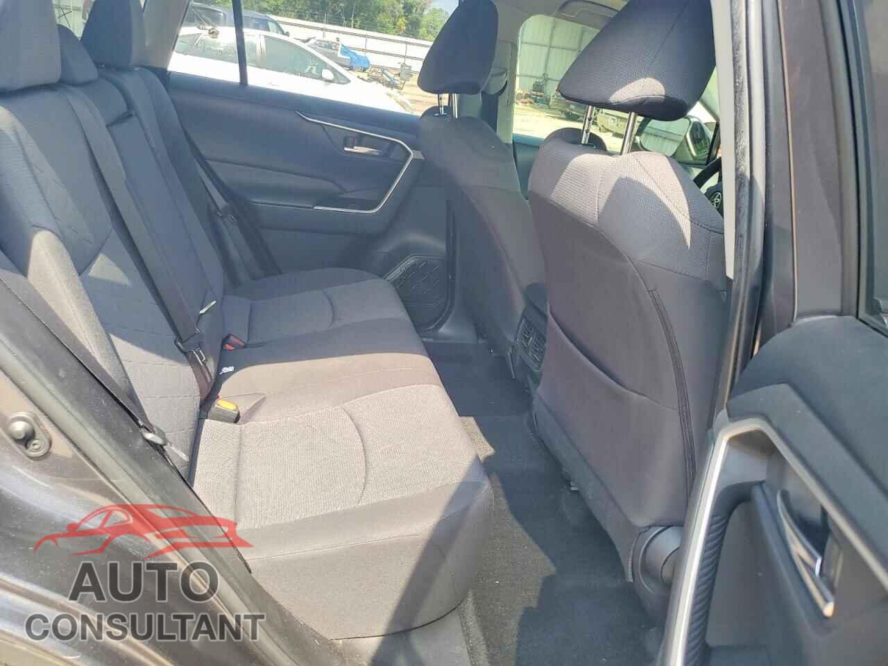 TOYOTA RAV4 2019 - JTMP1RFVXKD041007