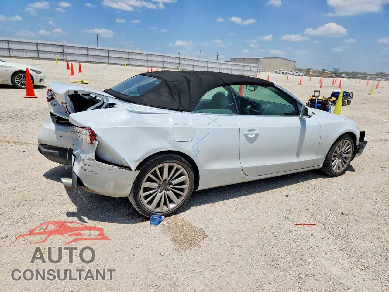 AUDI A5 2012 - WAULFAFH0CN007114
