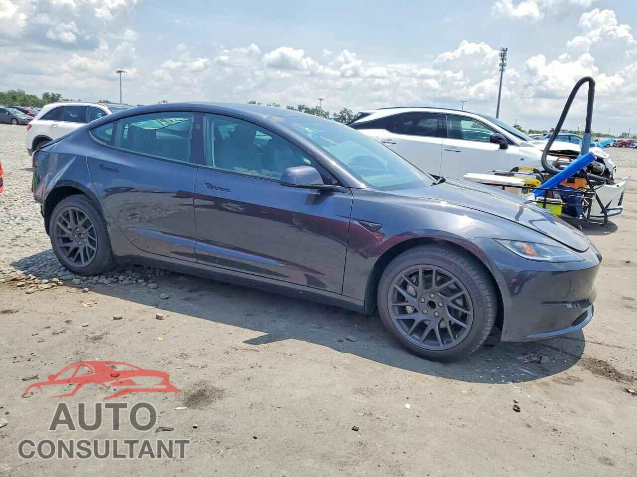 TESLA MODEL 3 2026 - 5YJ3E1EA8TF122682