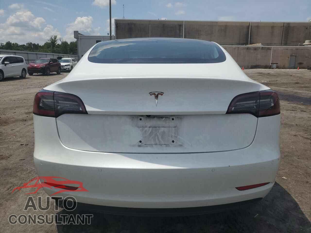 TESLA MODEL 3 2018 - 5YJ3E1EA8JF098753