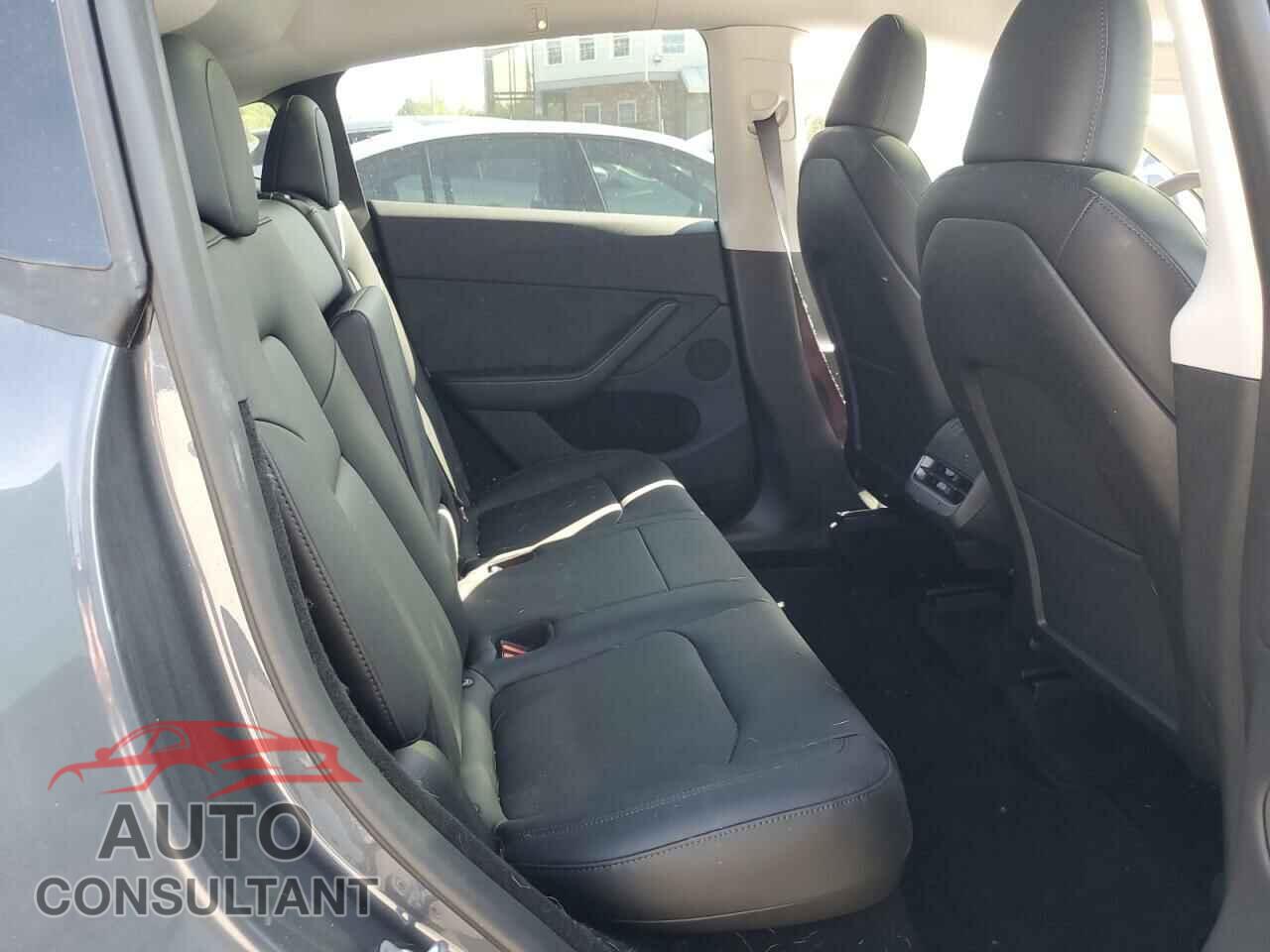 TESLA MODEL Y 2023 - 7SAYGDEE7PA212917