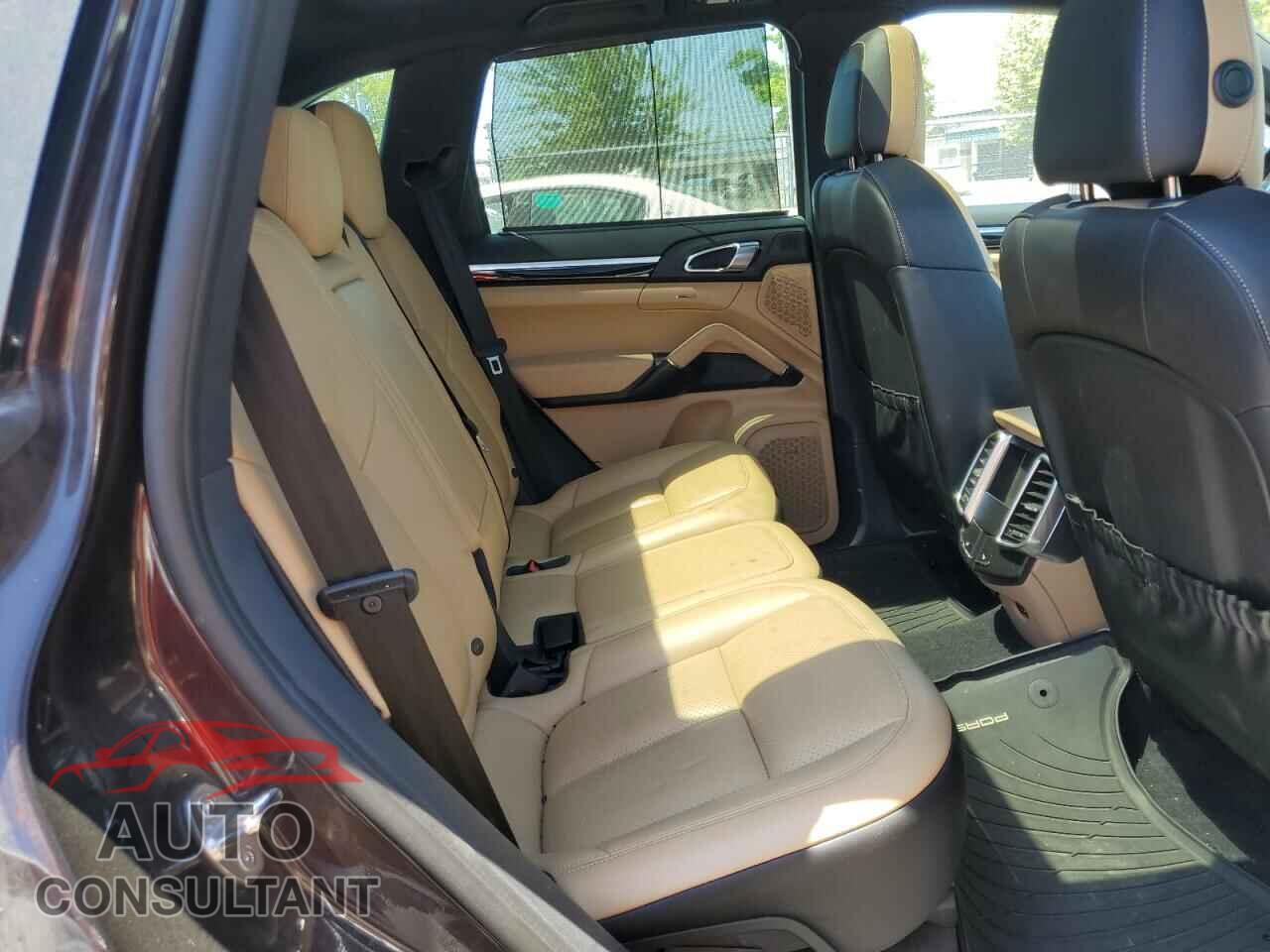 PORSCHE CAYENNE 2017 - WP1AA2A25HKA90466