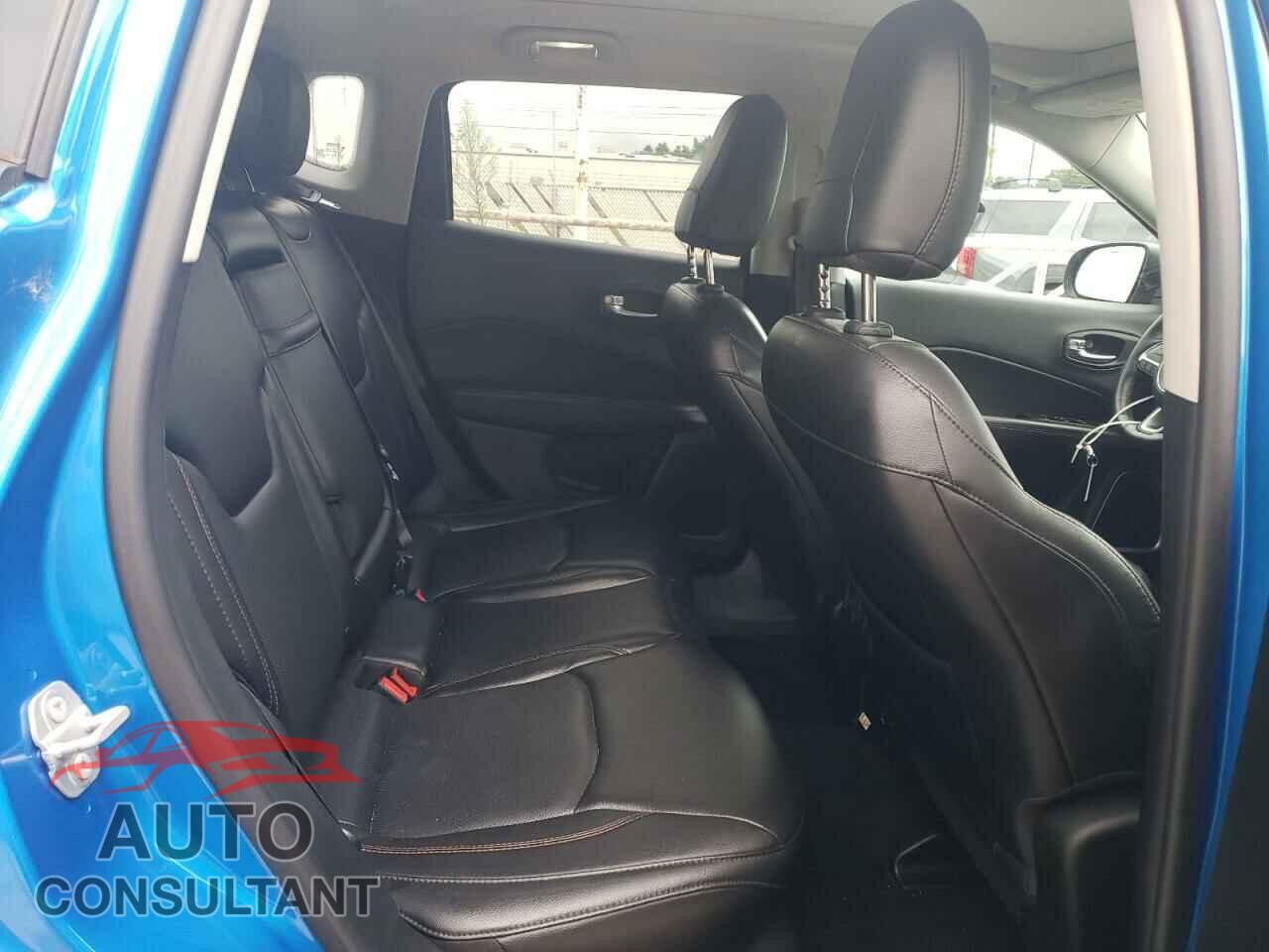 JEEP COMPASS 2018 - 3C4NJDCB5JT437326
