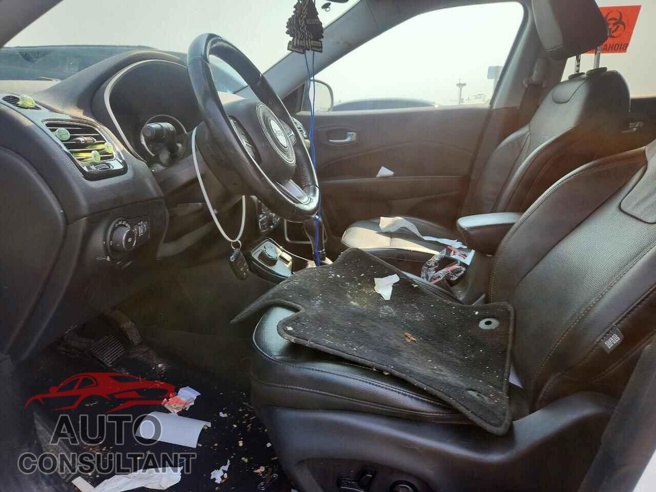 JEEP COMPASS 2020 - 3C4NJDCB4LT245883