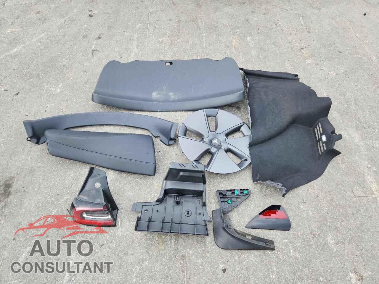 TESLA MODEL 3 2023 - 5YJ3E1EA8PF504989