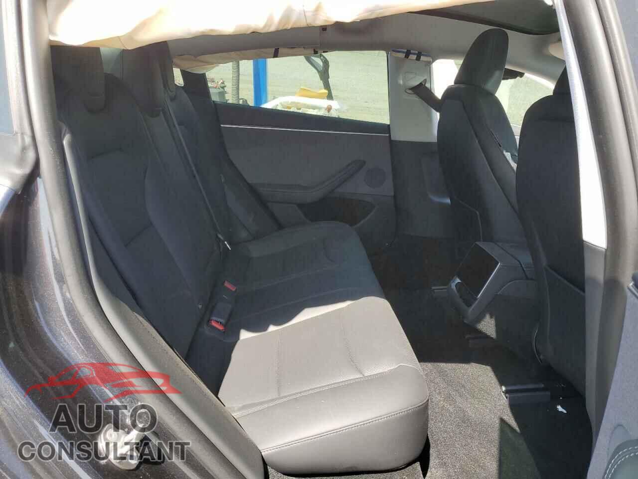 TESLA MODEL 3 2024 - 5YJ3E1EA0RF745612