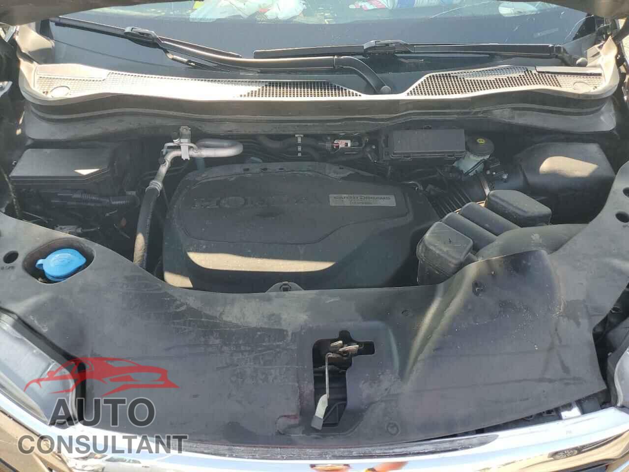 HONDA PILOT 2018 - 5FNYF5H99JB008585