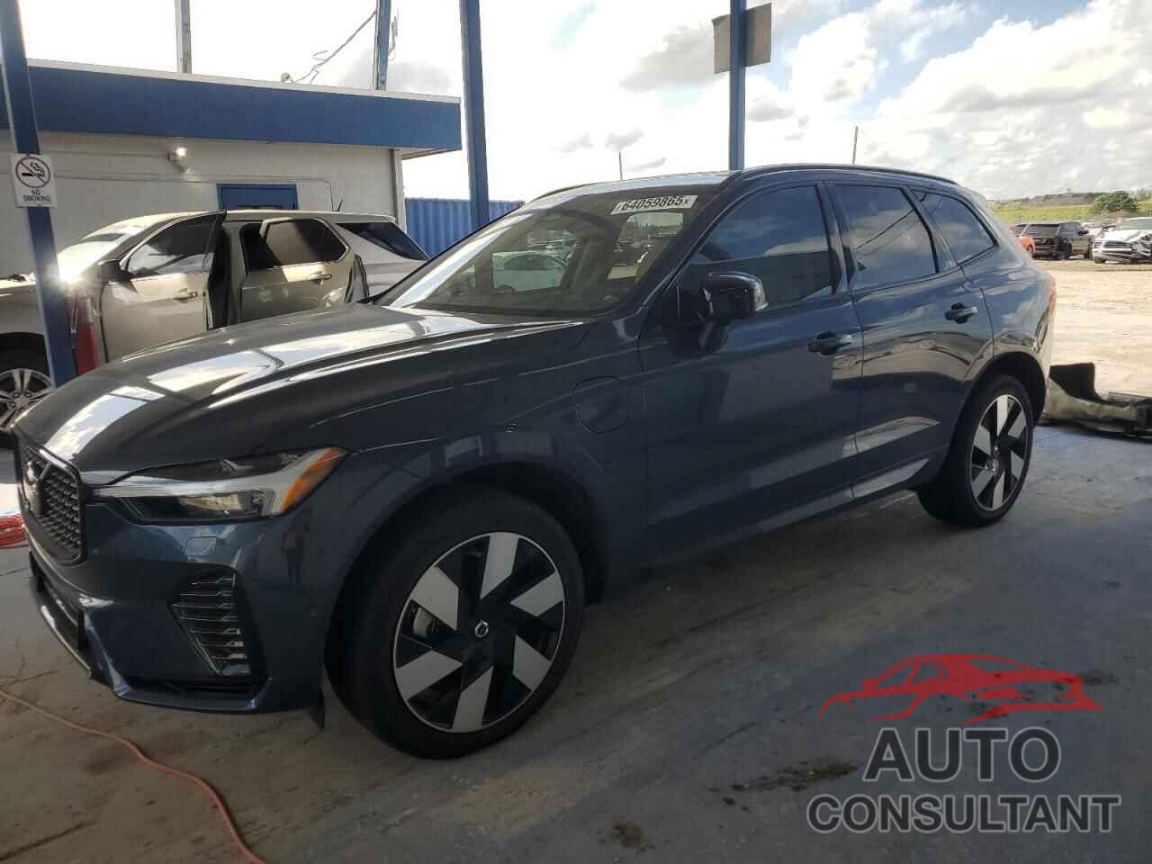 VOLVO XC60 PLUS 2025 - YV4H60RC1S1054254