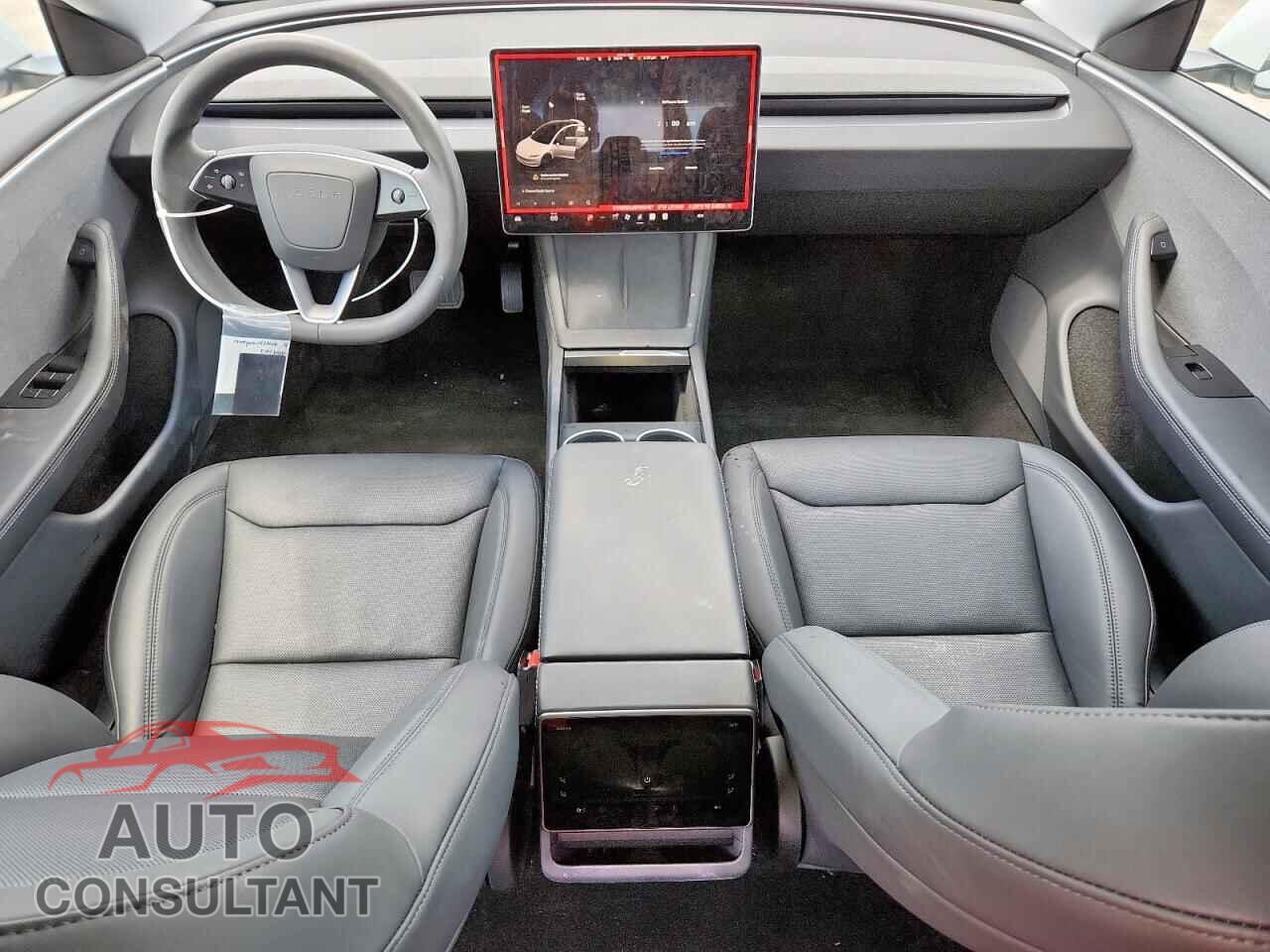 TESLA MODEL 3 2025 - 5YJ3E1EA2SF904197
