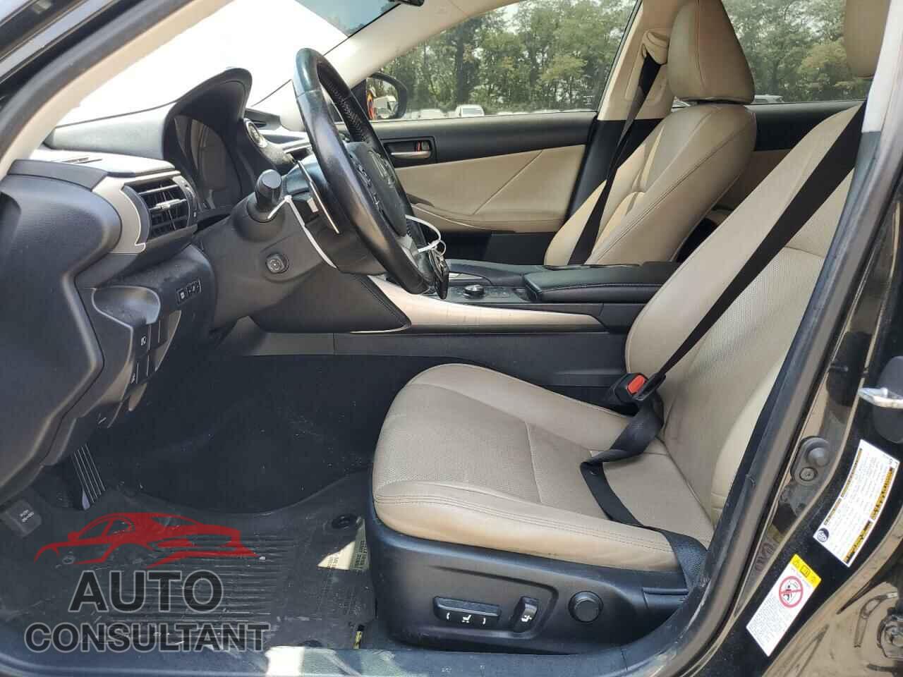 LEXUS IS 2018 - JTHC81D20J5029203