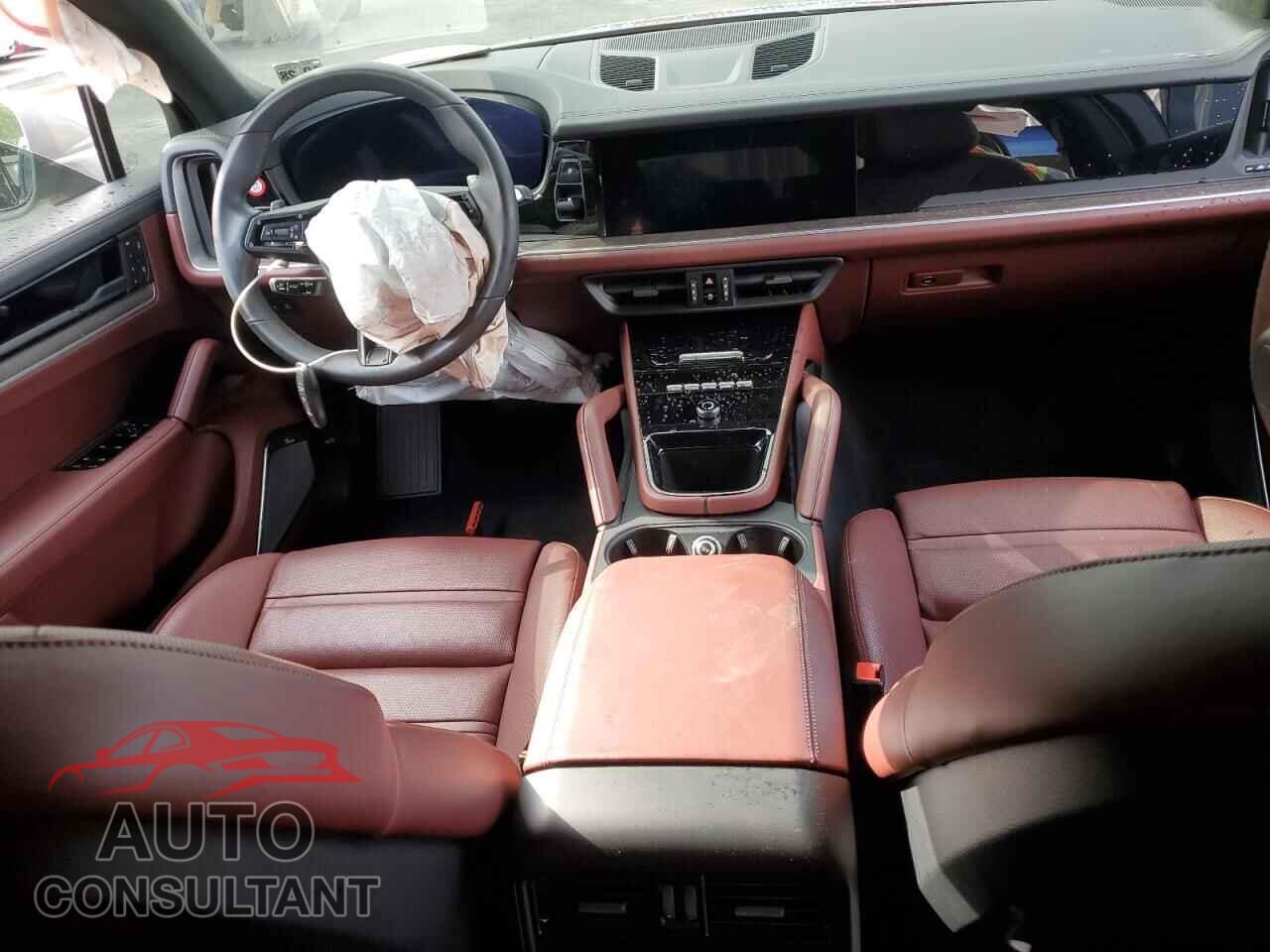 PORSCHE CAYENNE 2024 - WP1AA2AY2RDA05772