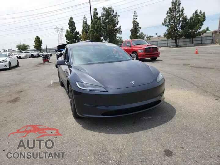 TESLA MODEL 3 2025 - 5YJ3E1EA4SF043590