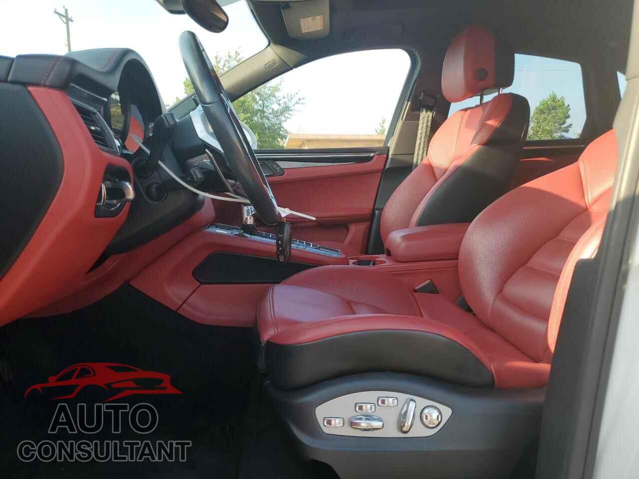 PORSCHE MACAN 2018 - WP1AB2A56JLB33803