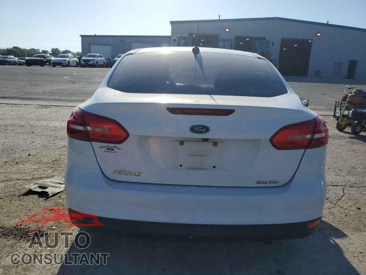 FORD FOCUS 2016 - 1FADP3E24GL262420