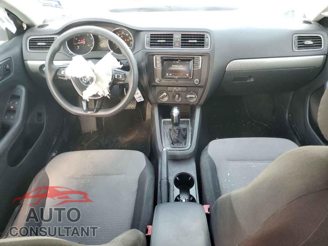 VOLKSWAGEN JETTA 2017 - 3VW2B7AJ2HM319859