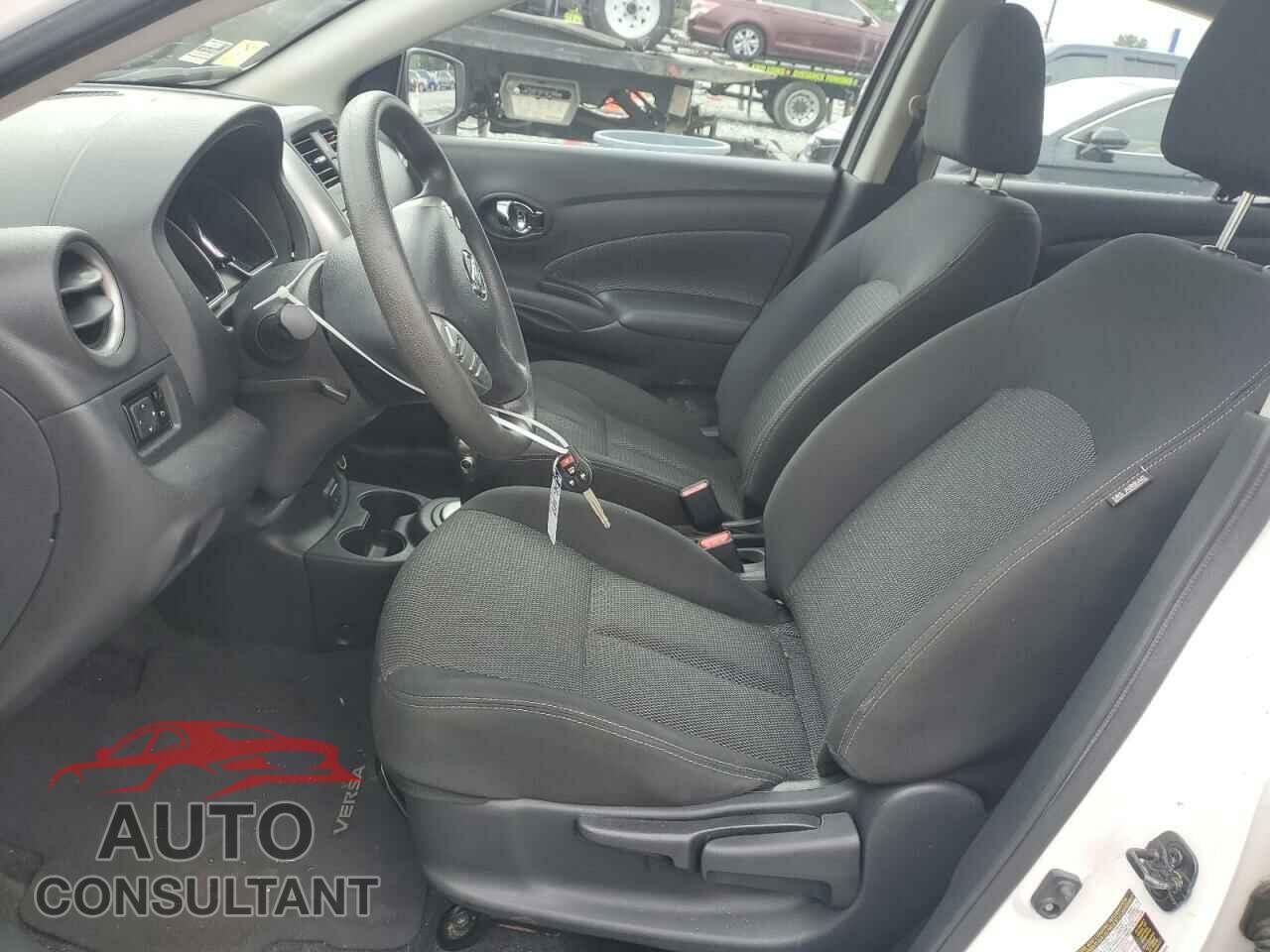 NISSAN VERSA 2017 - 3N1CN7AP7HL812450