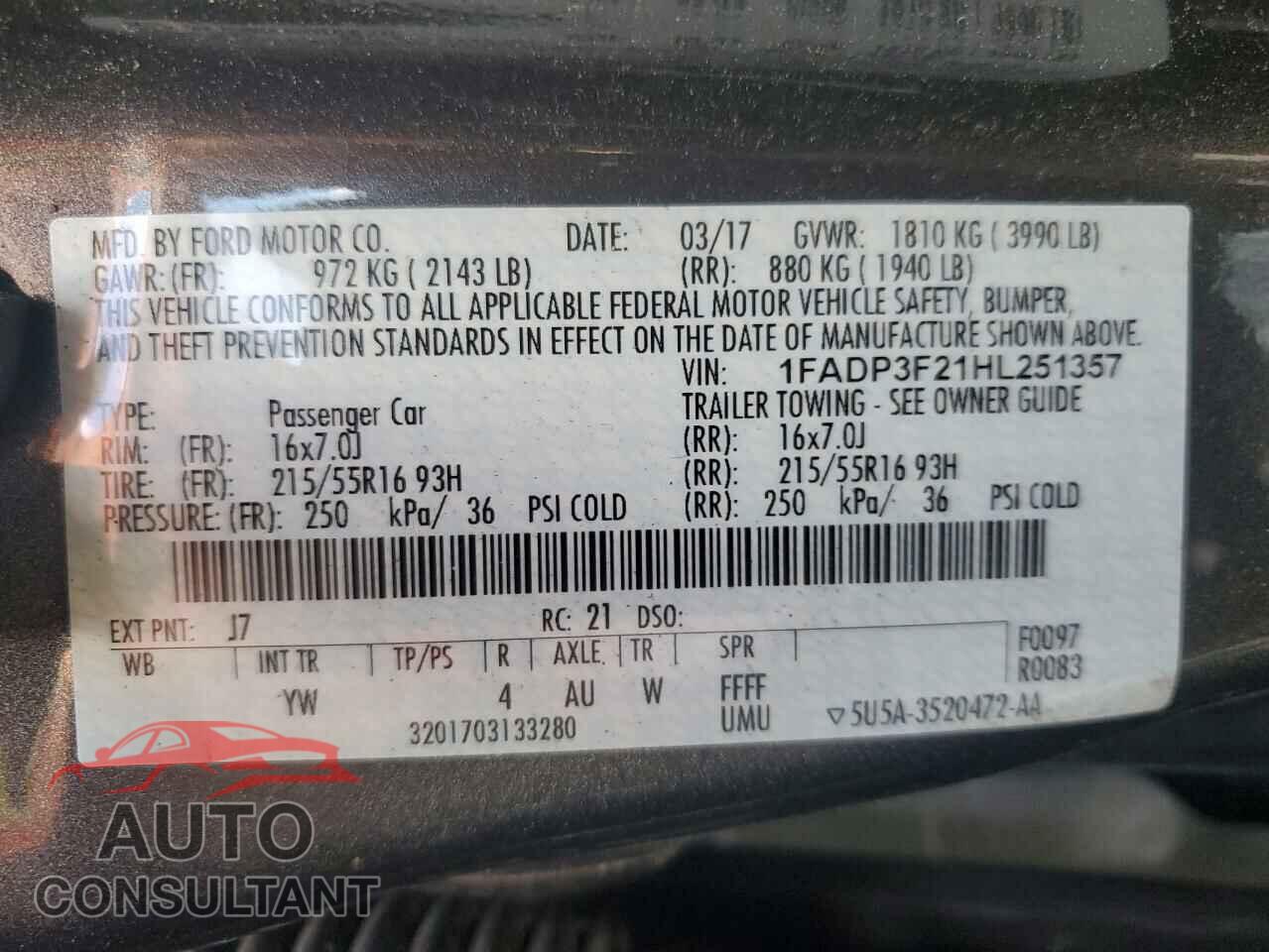 FORD FOCUS 2017 - 1FADP3F21HL251357