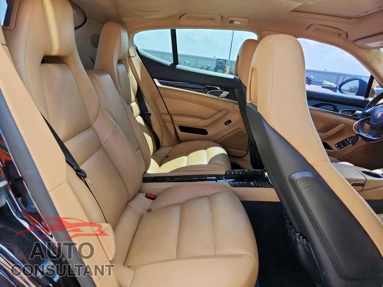 PORSCHE PANAMERA 2015 - WP0AA2A76FL005106