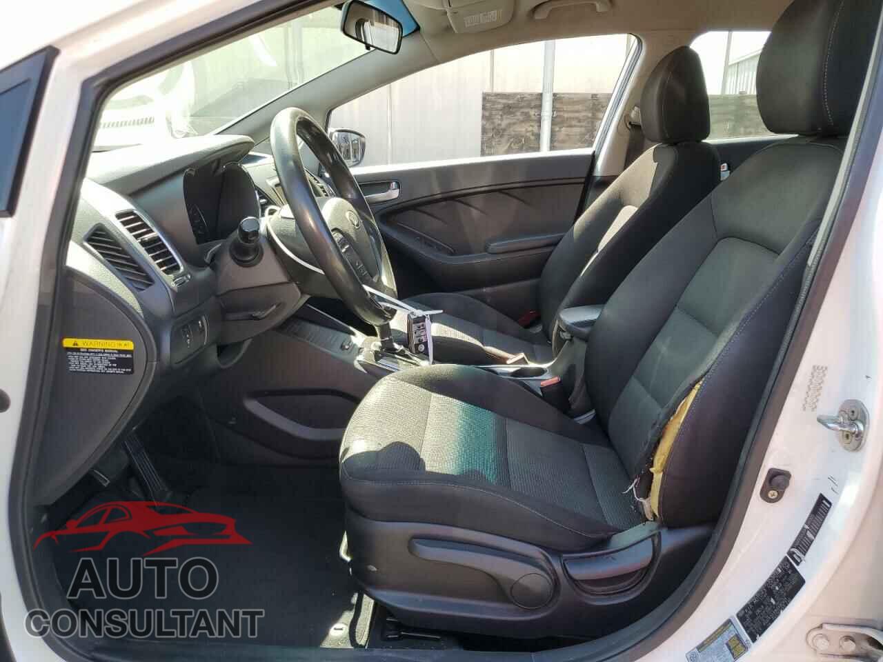 KIA FORTE 2017 - KNAFK5A89H5690929
