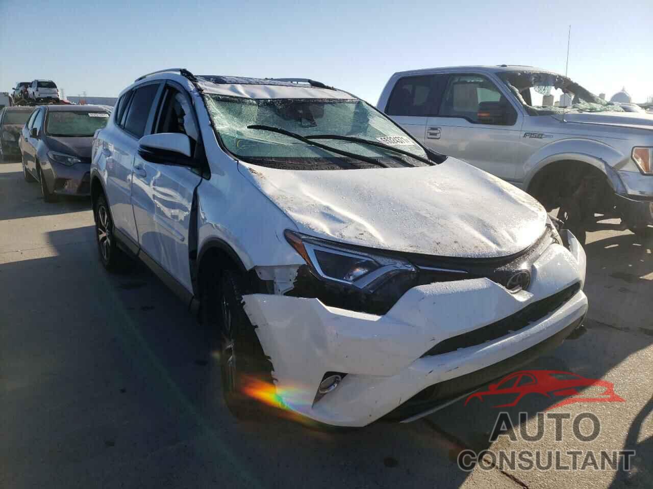 TOYOTA RAV4 2018 - JTMWFREV0JJ733386
