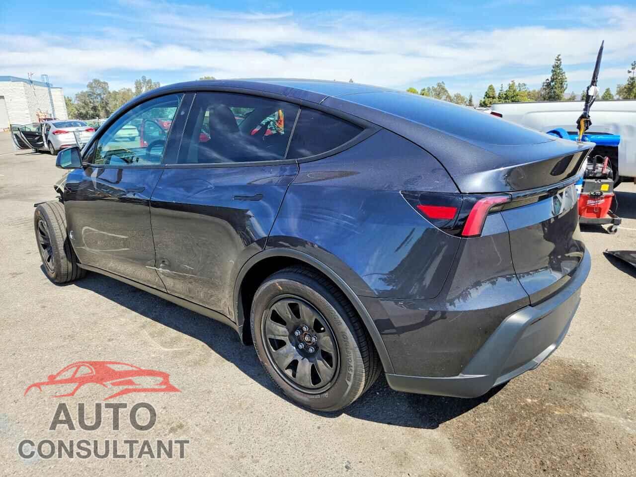 TESLA MODEL Y 2026 - 7SAYGDED2TA600770
