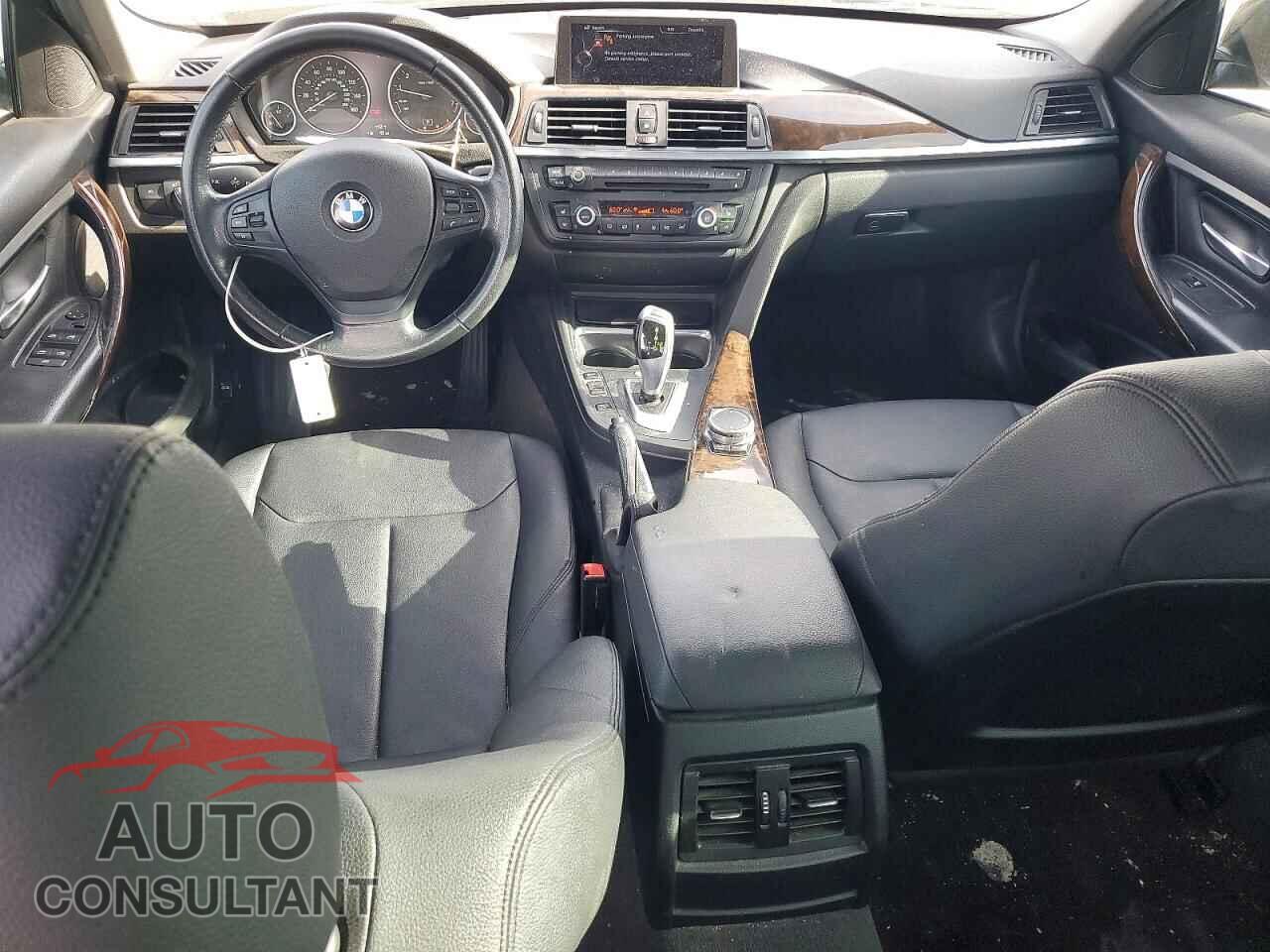 BMW 3 SERIES 2015 - WBA3B1G50FNT64135