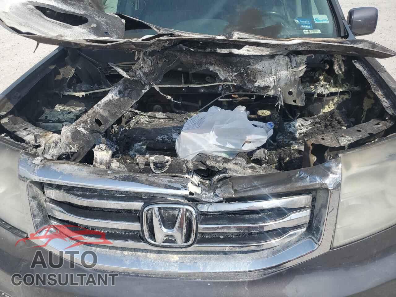 HONDA PILOT 2015 - 5FNYF4H55FB001079