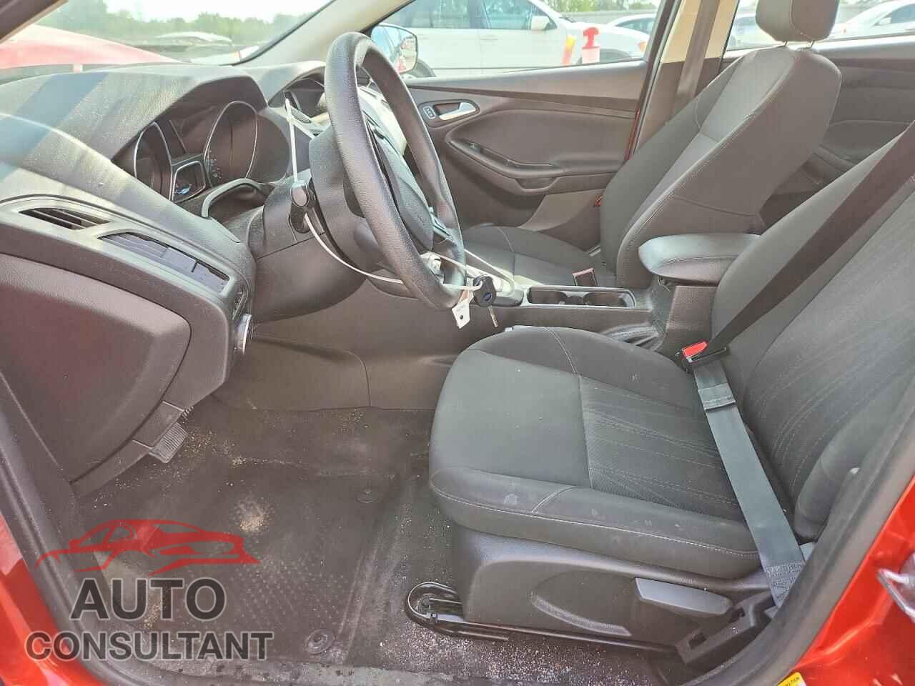 FORD FOCUS 2018 - 1FADP3FE3JL309792