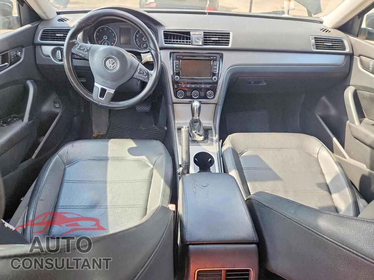 VOLKSWAGEN PASSAT 2014 - 1VWBP7A38EC007075