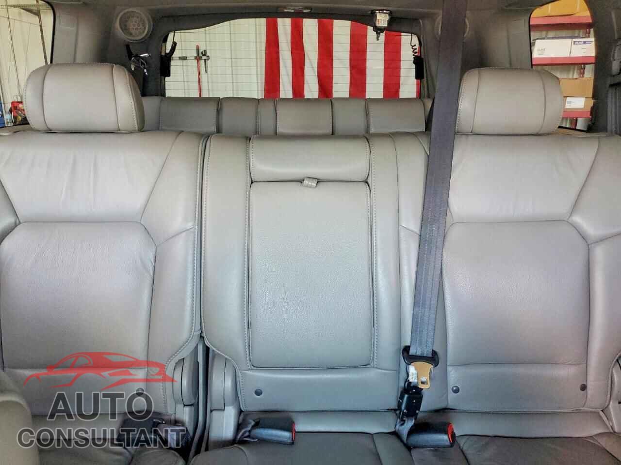 HONDA PILOT 2011 - 5FNYF4H90BB055614