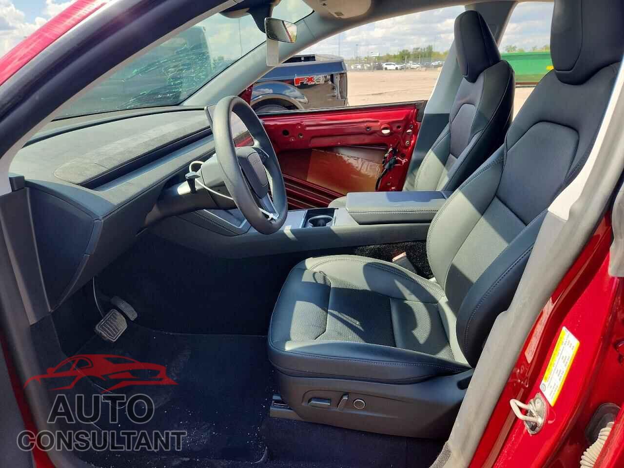 TESLA MODEL Y 2026 - 7SAYGDEE7TF325764