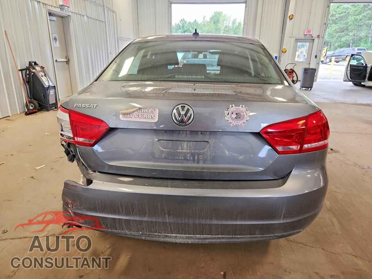 VOLKSWAGEN PASSAT 2014 - 1VWAP7A31EC025543
