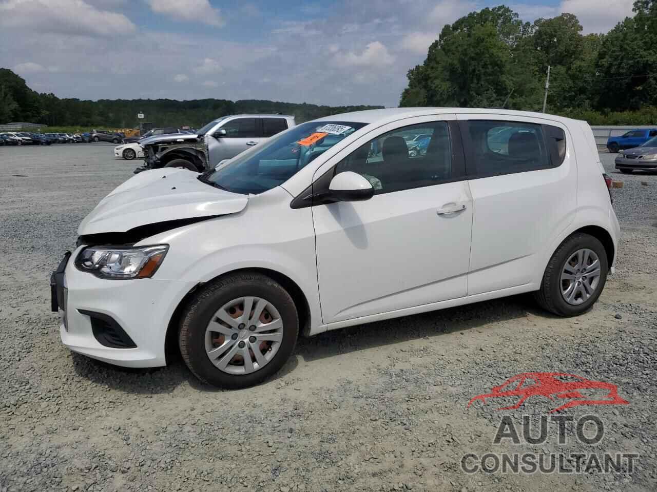 CHEVROLET SONIC 2017 - 1G1JG6SG8H4161559