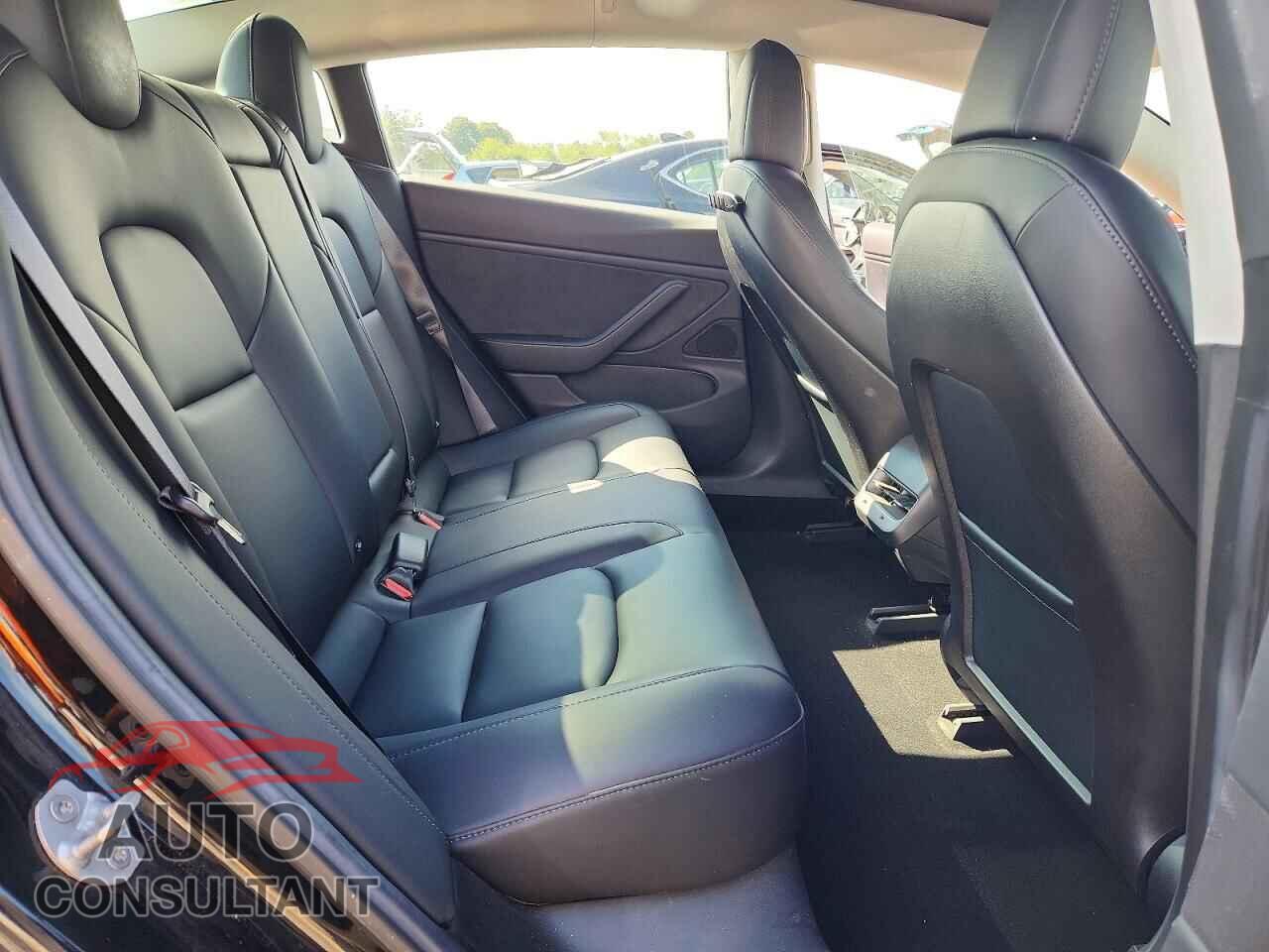 TESLA MODEL 3 2018 - 5YJ3E1EB3JF068262